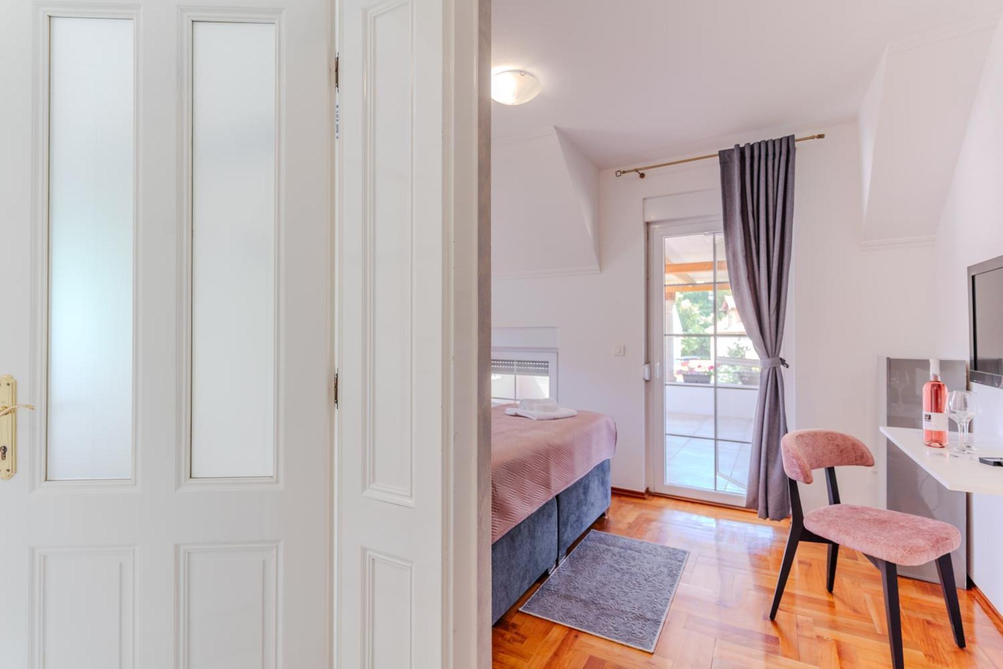 Vila Rosa Vukovar Bagian luar foto